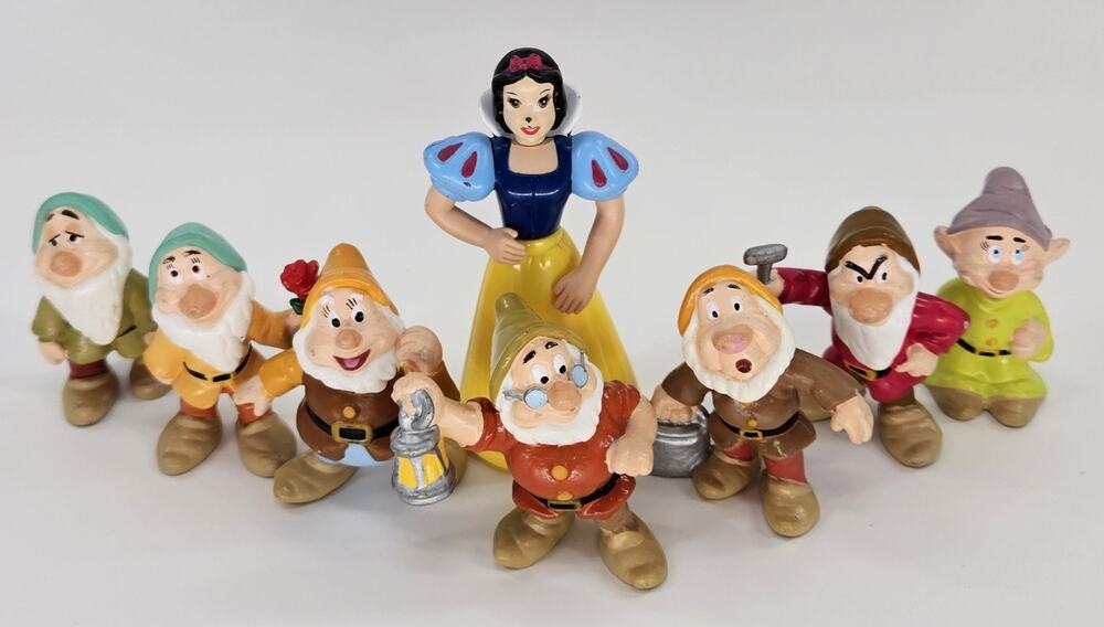 Vintage 1990s Disney Applause Snow White Seven Dwarfs PVC Figure Set Cake Topper